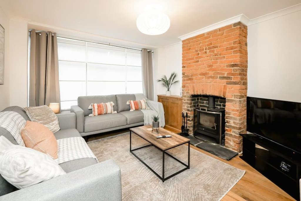 3 Bedroom Home Close To Town Centre With Wifi & Garden Royal Tunbridge Wells Exteriér fotografie