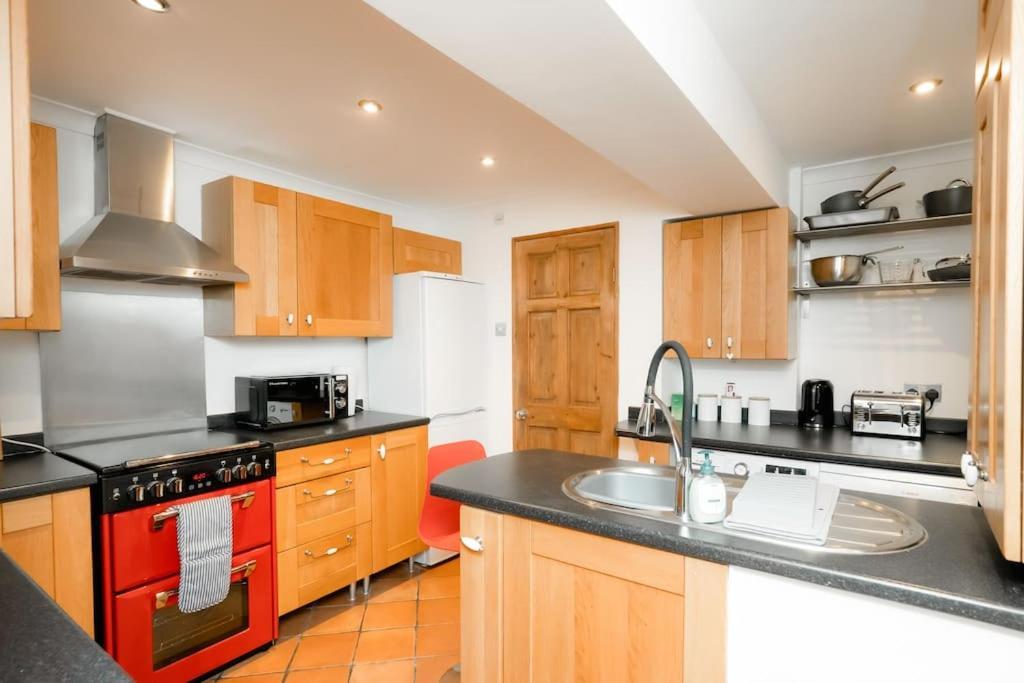 3 Bedroom Home Close To Town Centre With Wifi & Garden Royal Tunbridge Wells Exteriér fotografie