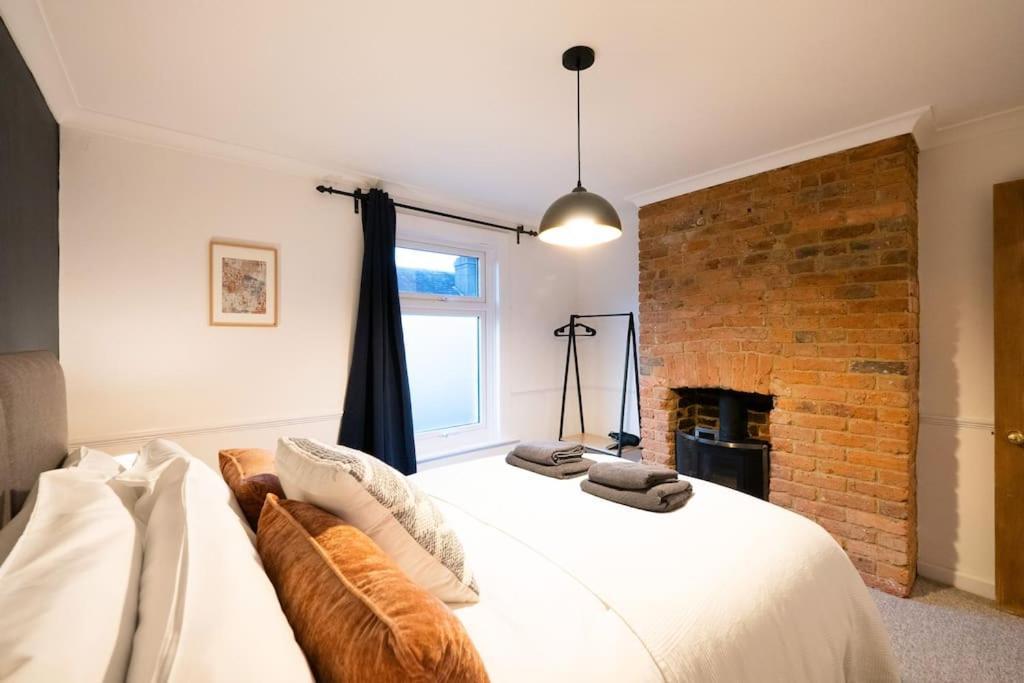 3 Bedroom Home Close To Town Centre With Wifi & Garden Royal Tunbridge Wells Exteriér fotografie
